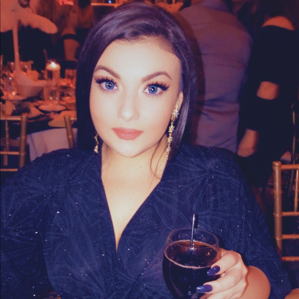 Meet your Posher, Julie